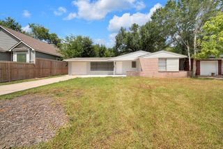 5831 Lyndhurst Street, Houston, TX 77033