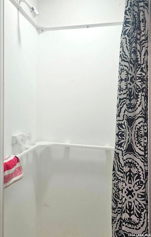 1211 Gladstone D, San Antonio, TX 78225