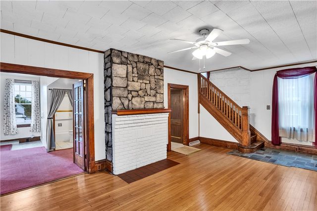 224 S 4th St, Youngwood, PA 15697