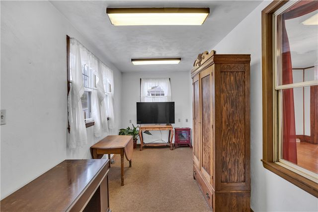 224 S 4th St, Youngwood, PA 15697