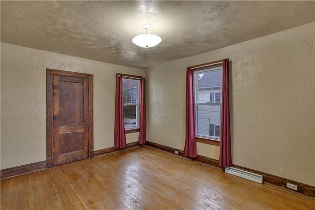 224 S 4th St, Youngwood, PA 15697