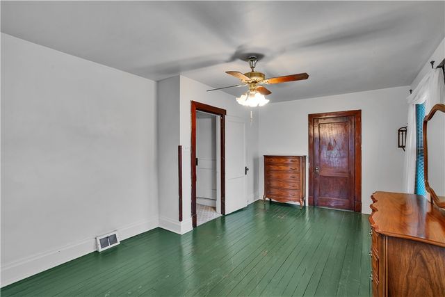 224 S 4th St, Youngwood, PA 15697