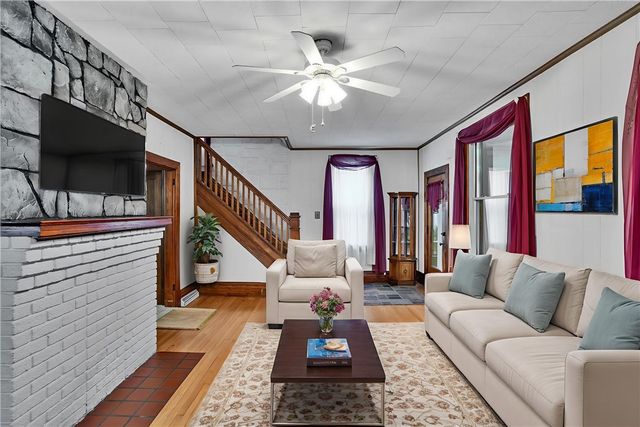 224 S 4th St, Youngwood, PA 15697