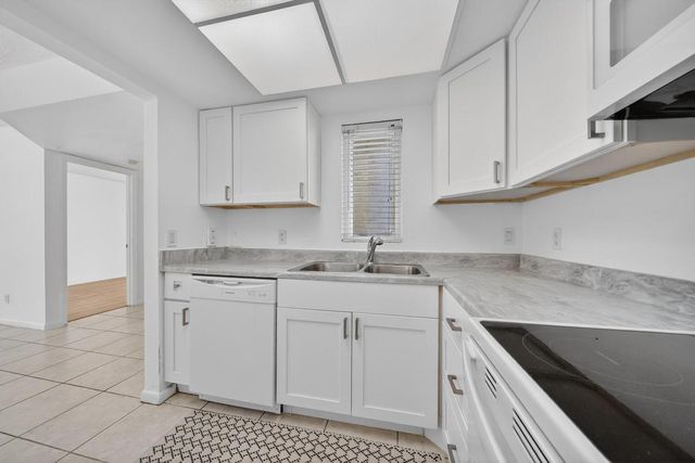 1679 SE Green Acres Cir Apt MM102, Port St Lucie, FL 34952