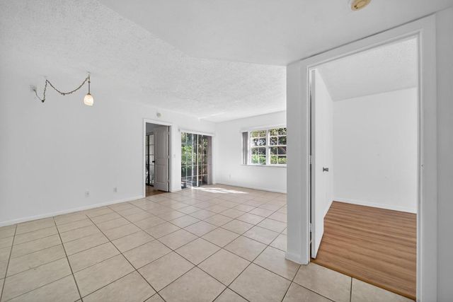 1679 SE Green Acres Cir Apt MM102, Port St Lucie, FL 34952