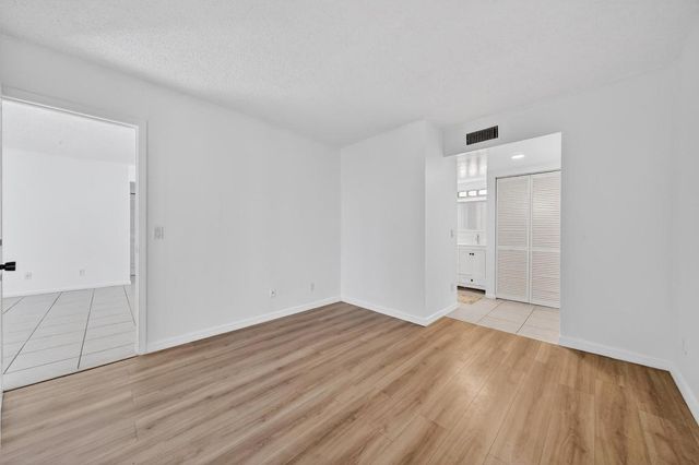 1679 SE Green Acres Cir Apt MM102, Port St Lucie, FL 34952