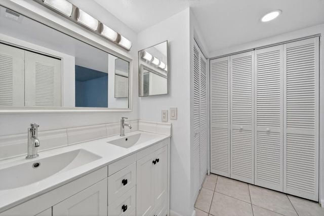 1679 SE Green Acres Cir Apt MM102, Port St Lucie, FL 34952