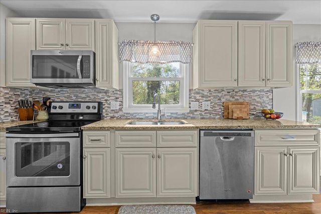 226 Saddler DR, Newport News, VA 23608