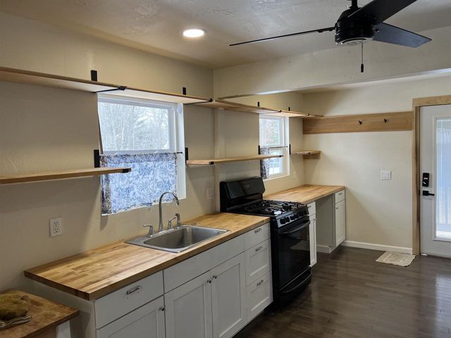 E1592 MURRAY LANE, Waupaca, WI 54981