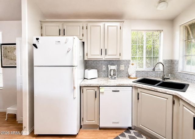 8865 E BASELINE Road 103, Mesa, AZ 85209