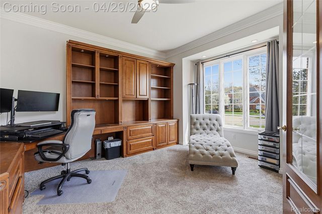 1920 Vinsetta Court, Oakland Charter Township, MI 48306