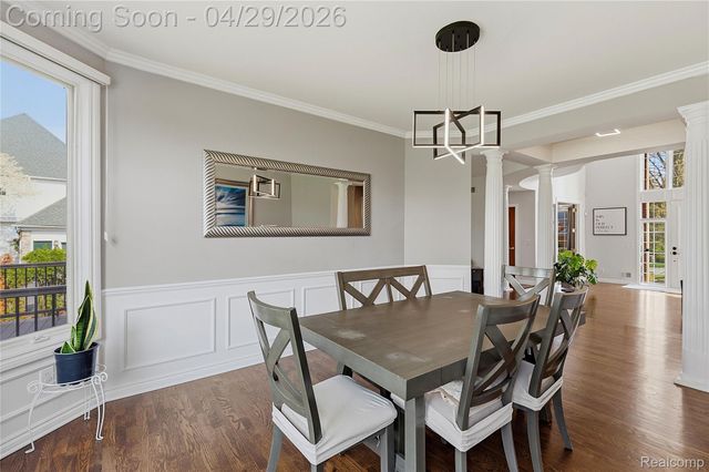 1920 Vinsetta Court, Oakland Charter Township, MI 48306