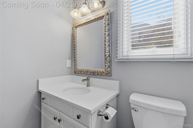 1920 Vinsetta Court, Oakland Charter Township, MI 48306