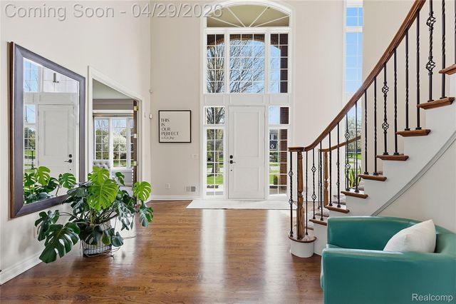 1920 Vinsetta Court, Oakland Charter Township, MI 48306