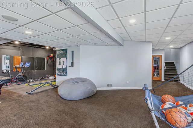 1920 Vinsetta Court, Oakland Charter Township, MI 48306