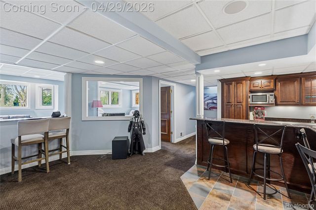 1920 Vinsetta Court, Oakland Charter Township, MI 48306