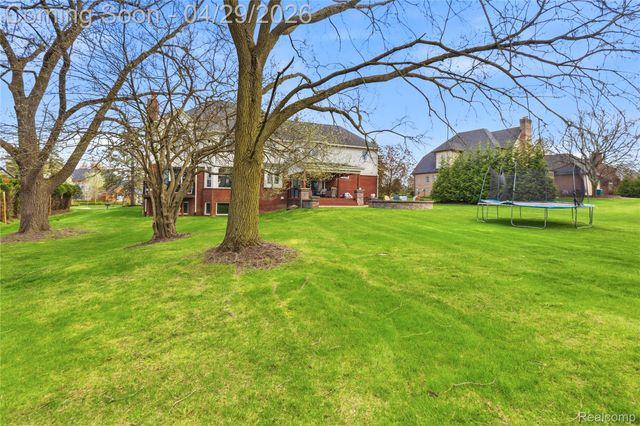 1920 Vinsetta Court, Oakland Charter Township, MI 48306