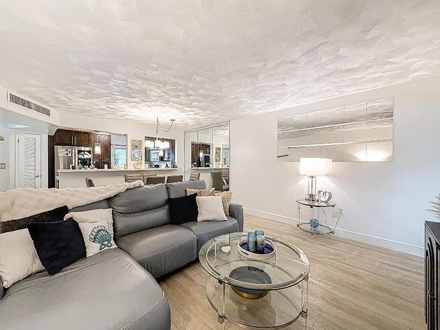 1101 NE 191st Street H213, Miami, FL 33179