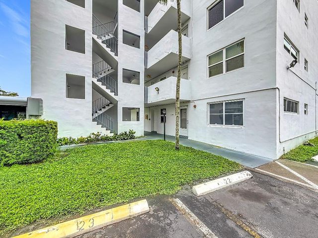 1101 NE 191st Street H213, Miami, FL 33179