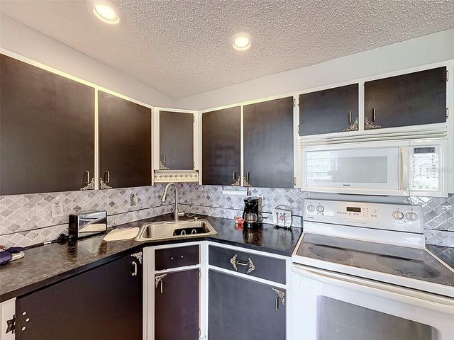 12024 BAYONET LANE 9GB, New Port Richey, FL 34654