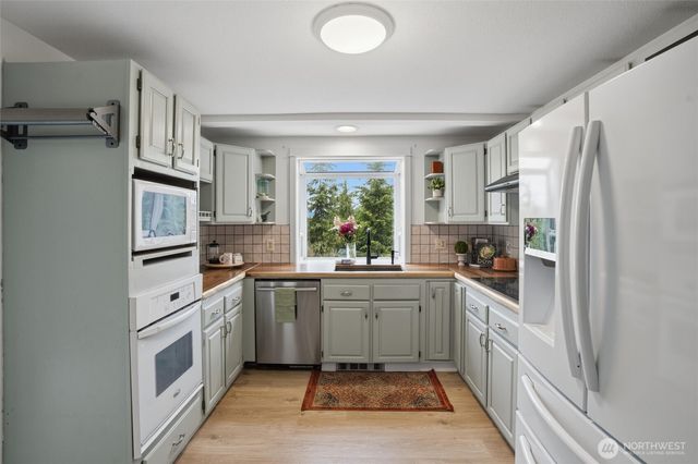 17137 NW Sunset Ridge Way, Seabeck, WA 98380