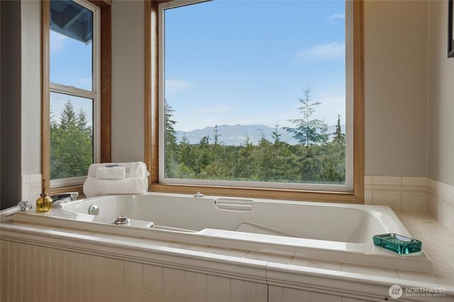 17137 NW Sunset Ridge Way, Seabeck, WA 98380