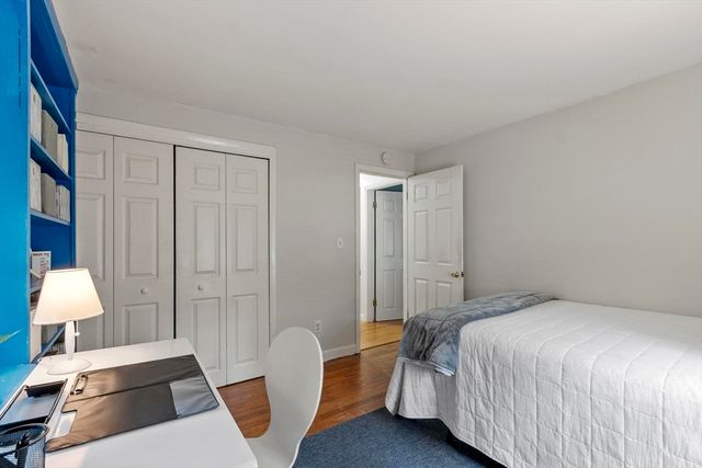 30 Dunshire Drive, Chelmsford, MA 01863