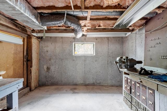30 Dunshire Drive, Chelmsford, MA 01863