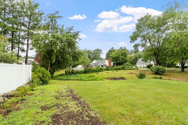 30 Dunshire Drive, Chelmsford, MA 01863