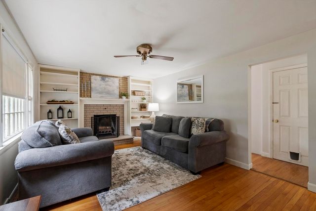 30 Dunshire Drive, Chelmsford, MA 01863