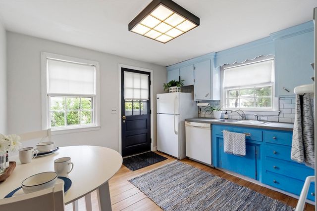 30 Dunshire Drive, Chelmsford, MA 01863