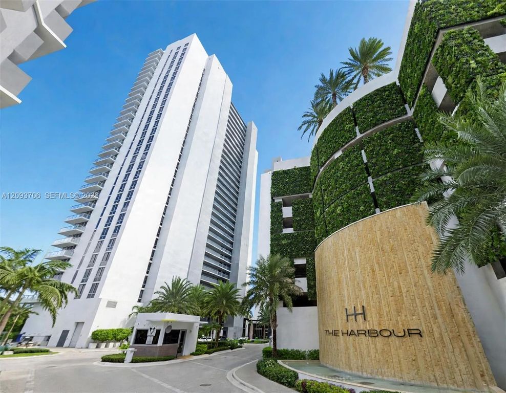 16385 Biscayne Boulevard LPH17, North Miami Beach, FL 33160