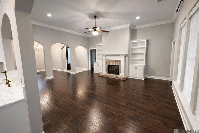 13884 Cobblestone Dr, Denham Springs, LA 70726