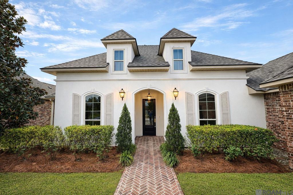 13884 Cobblestone Dr, Denham Springs, LA 70726