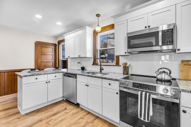 141 Saint Jerome Ave, Holyoke, MA 01040