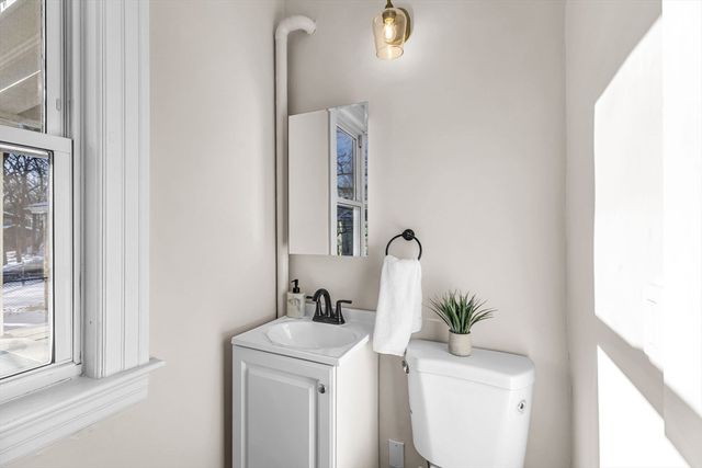 141 Saint Jerome Ave, Holyoke, MA 01040