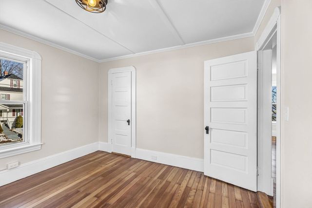 141 Saint Jerome Ave, Holyoke, MA 01040