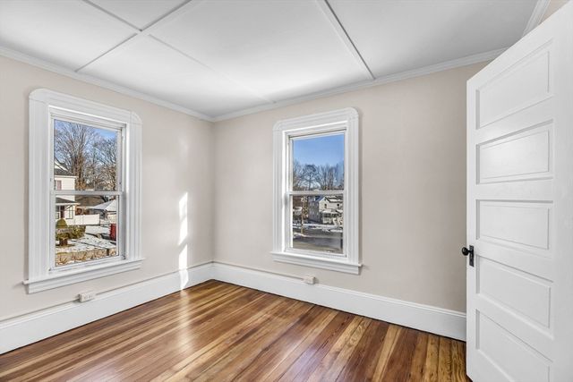 141 Saint Jerome Ave, Holyoke, MA 01040