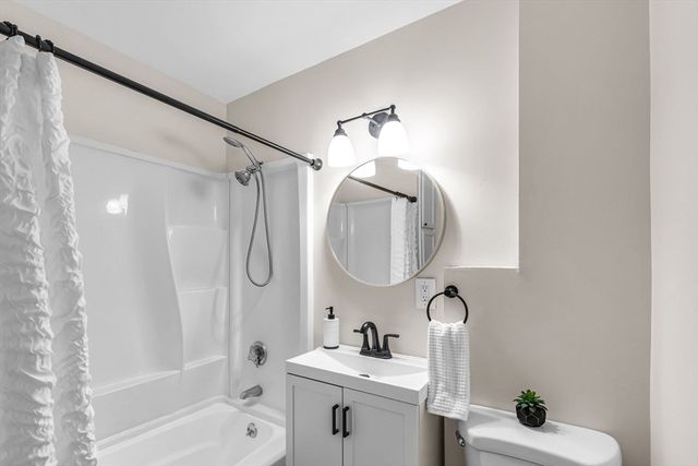 141 Saint Jerome Ave, Holyoke, MA 01040