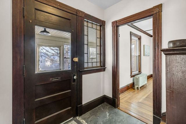 141 Saint Jerome Ave, Holyoke, MA 01040