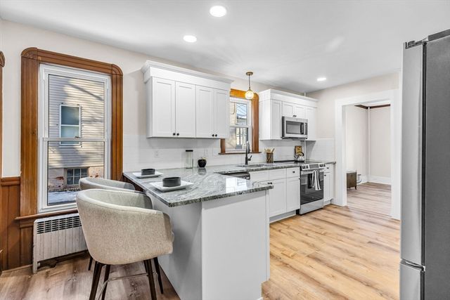 141 Saint Jerome Ave, Holyoke, MA 01040