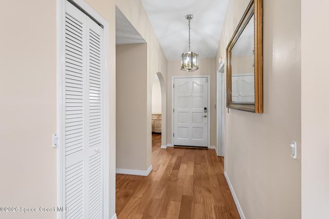 874 Gabriel Avenue NE, Palm Bay, FL 32907