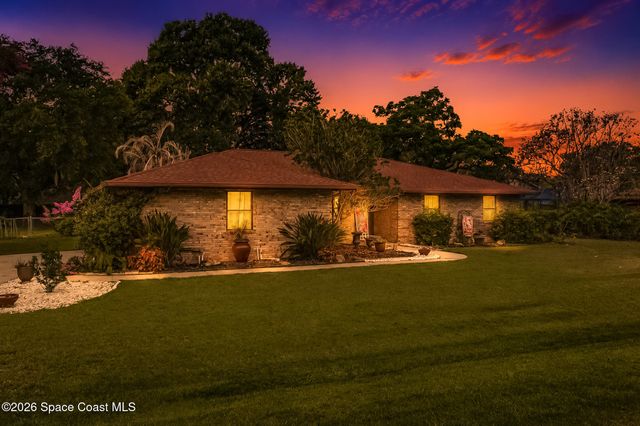 874 Gabriel Avenue NE, Palm Bay, FL 32907