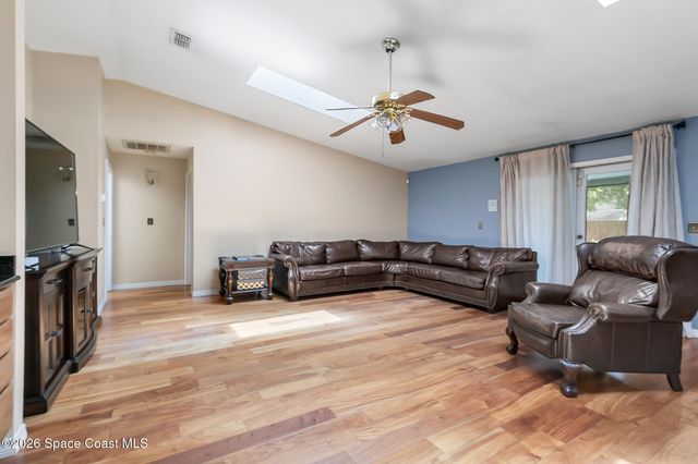 874 Gabriel Avenue NE, Palm Bay, FL 32907