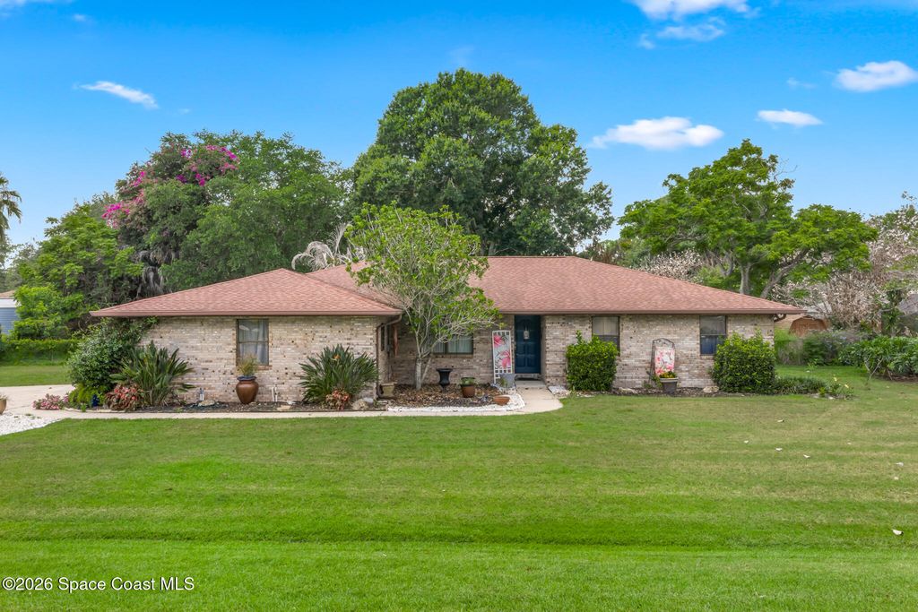 874 Gabriel Avenue NE, Palm Bay, FL 32907