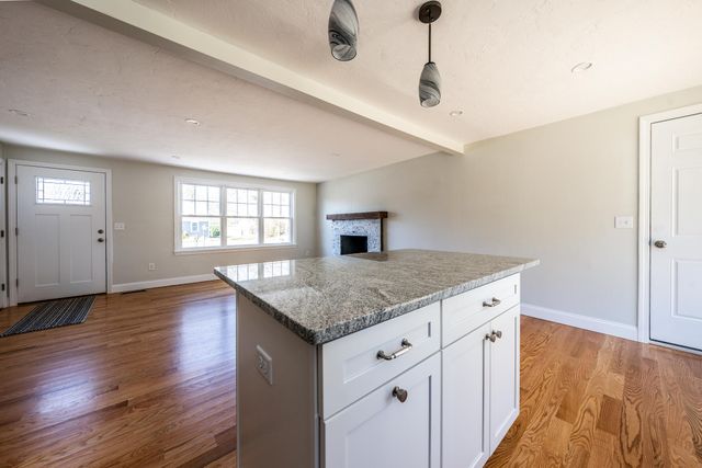 98 Wagon Lane, Hyannis, MA 02601