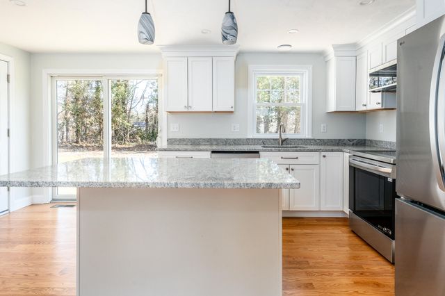 98 Wagon Lane, Hyannis, MA 02601