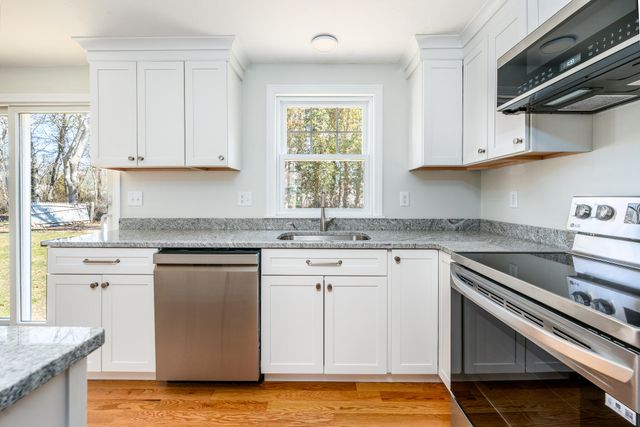 98 Wagon Lane, Hyannis, MA 02601