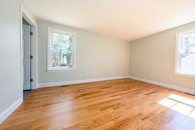 98 Wagon Lane, Hyannis, MA 02601