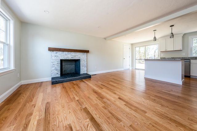 98 Wagon Lane, Hyannis, MA 02601